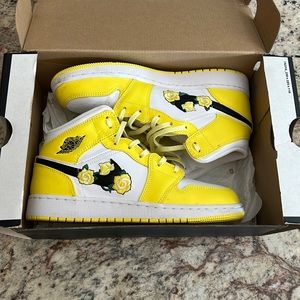 Nike Air Jordan 1 Mid GS